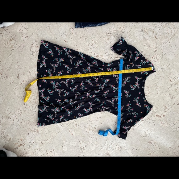 🥳 HOST PIC 🥳 EUC Girls party pack dresses and skirt - Picture 4 of 7